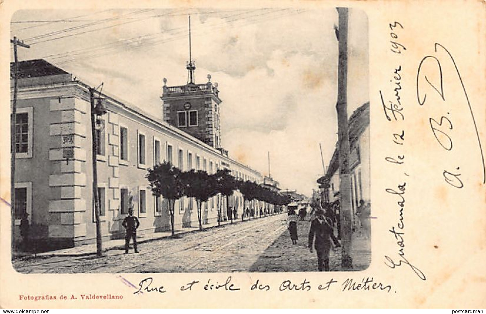Guatemala - CIUDAD GUATEMALA - La calle y la escuela de artes y oficios - Fotografia de A. Valdeavellano