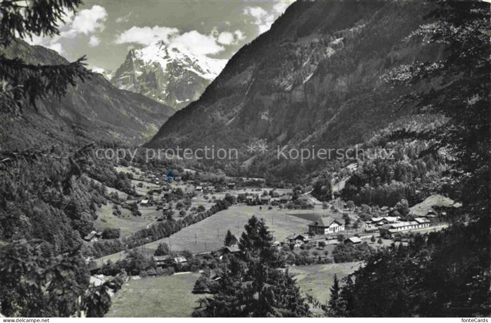 Guendlischwand Interlaken BE Panorama Blick gegen Wetterhron