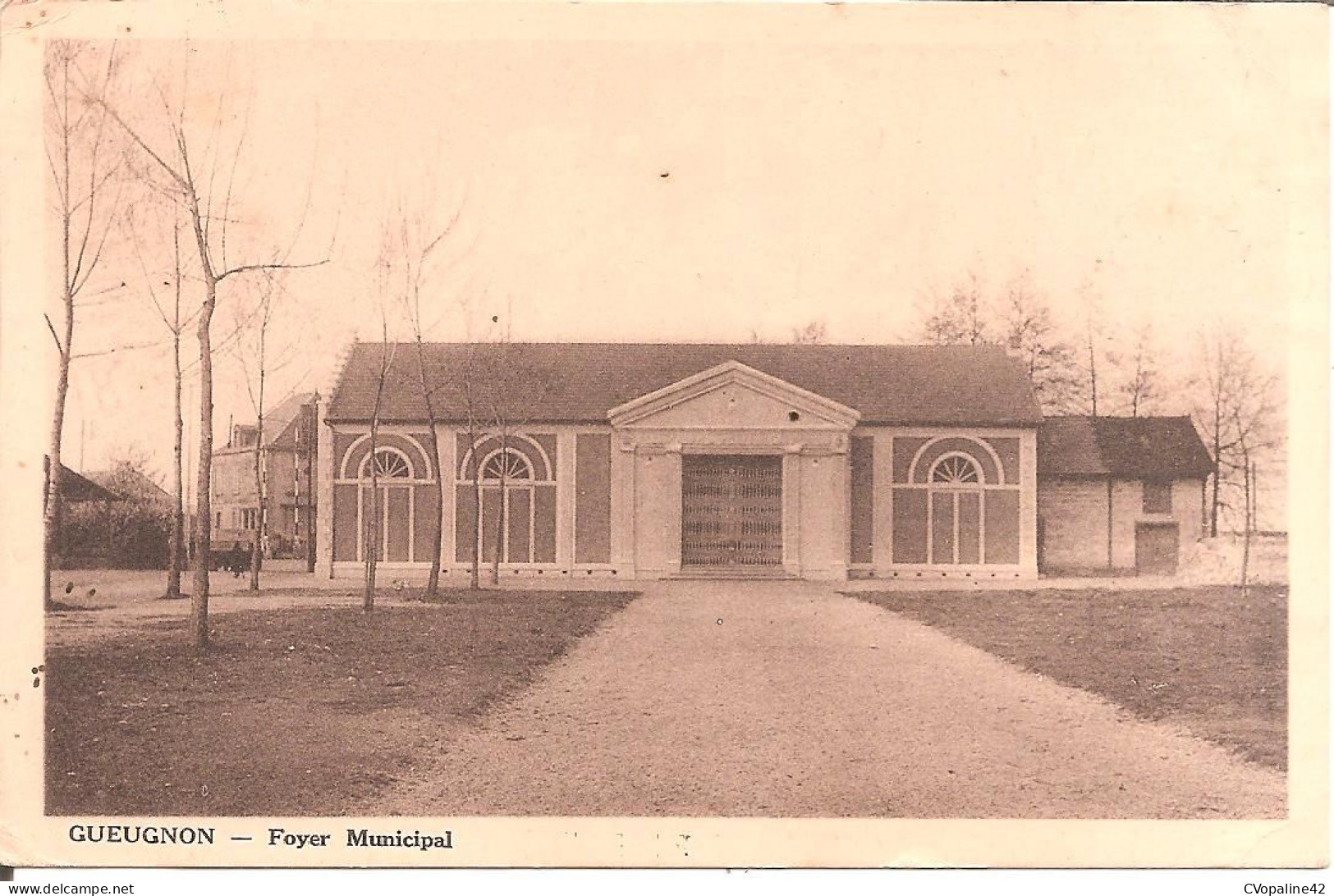 GUEUGNON (71) Foyer Municipal