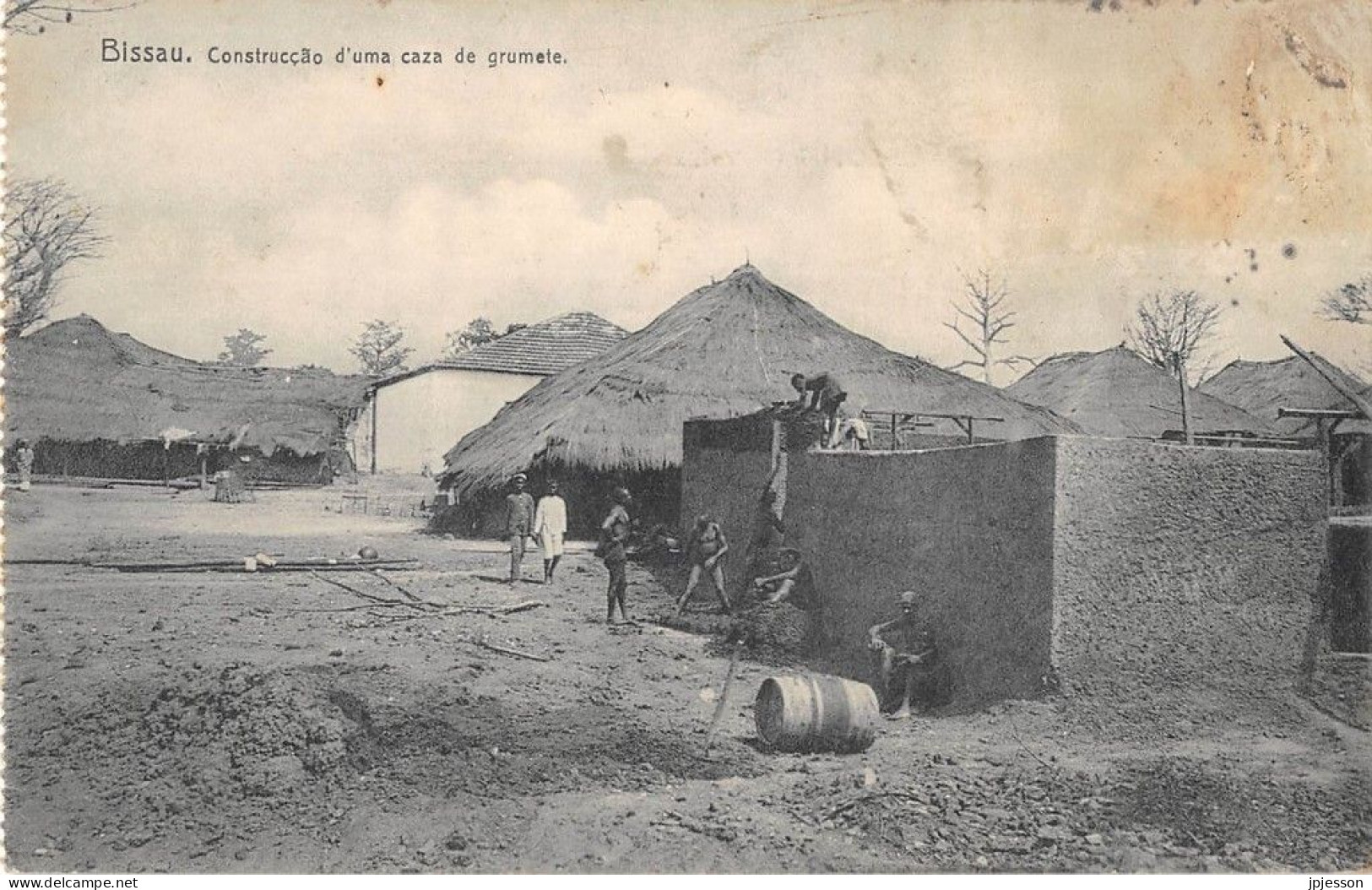 GUINEA-BISSAU - BISSAU - CONSTRUCCAO D'UMA CAZA DE GRUMETE