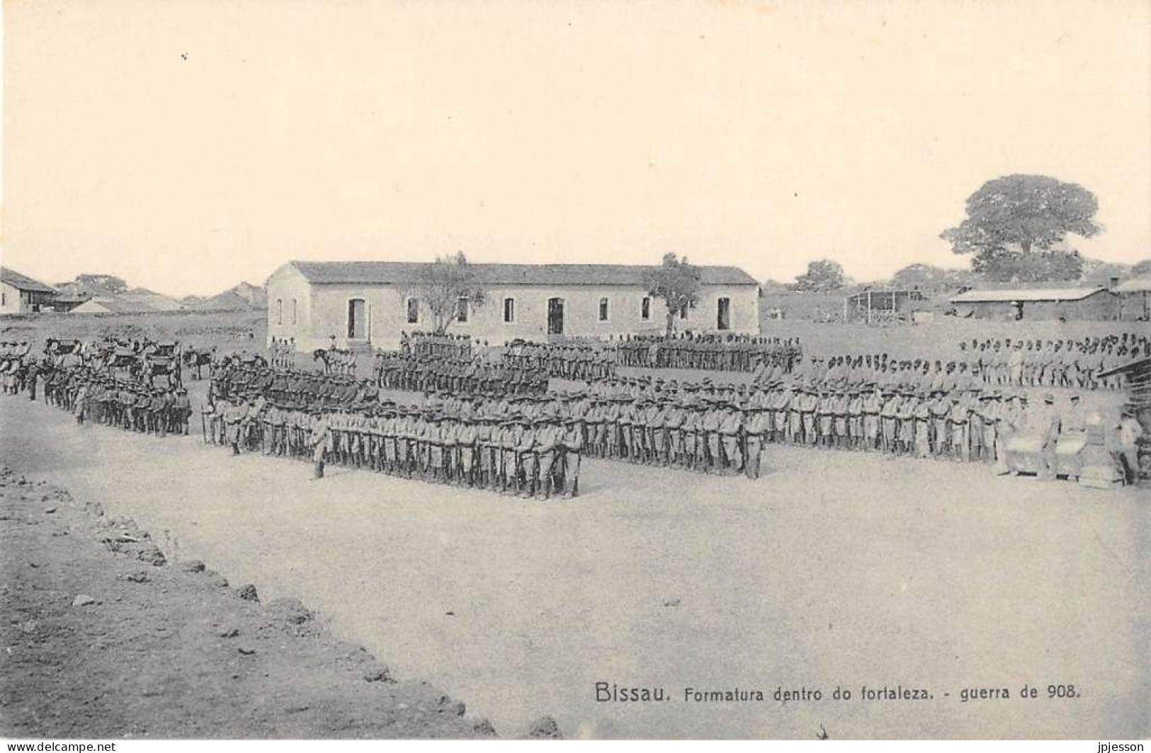 GUINEA-BISSAU - BISSAU - FORMATURA DENTRO DO FORTALEZA - GUERRA DE 908