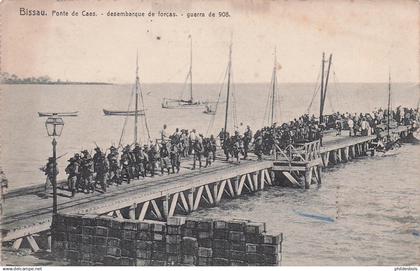 GUINEA   BISSAU  ponte de Caes  desembarque de forcas