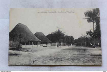 Guinée Française, une rue de village Baga