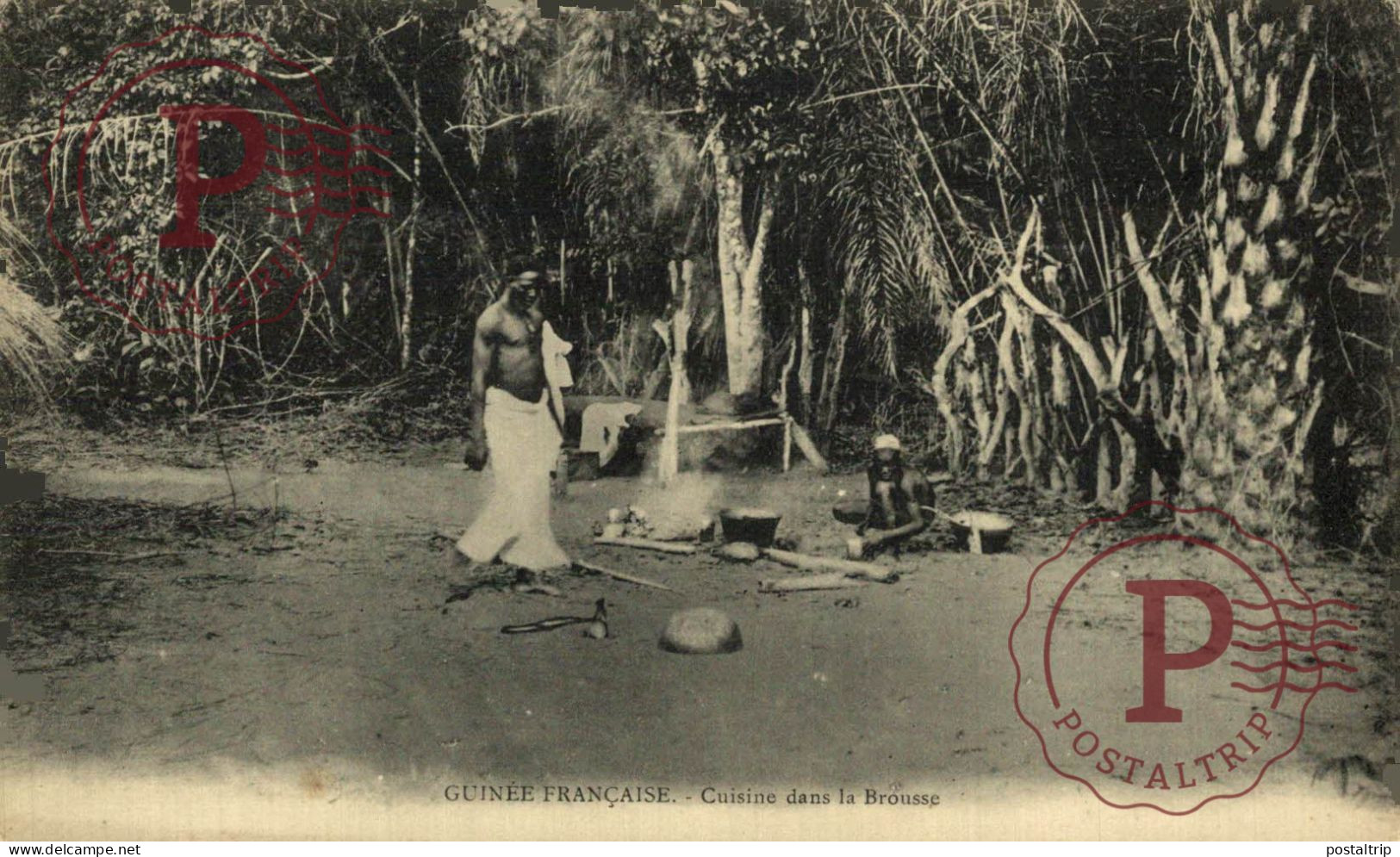 GUINEA. GUINEE FRANÇAISE. Cuisine dans la Brousse.