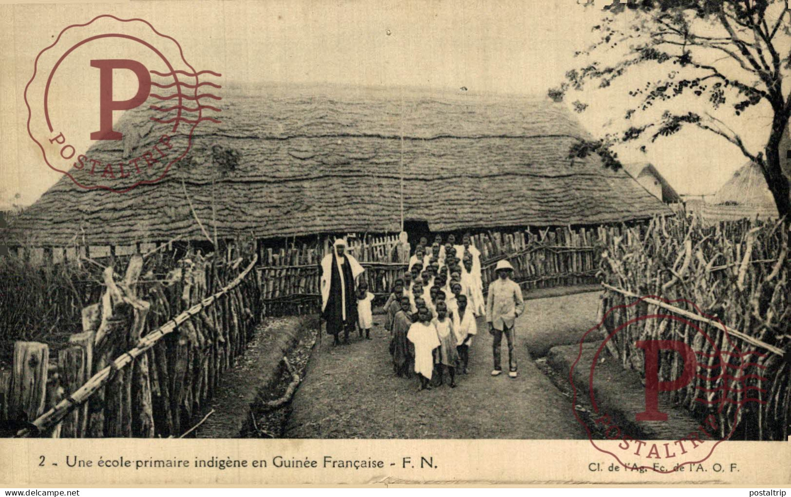 GUINEA. GUINEE FRANÇAISE. Une école primaire indigène. ESCUELA.