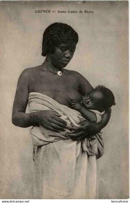 Guinee - Jeune femme de Benty