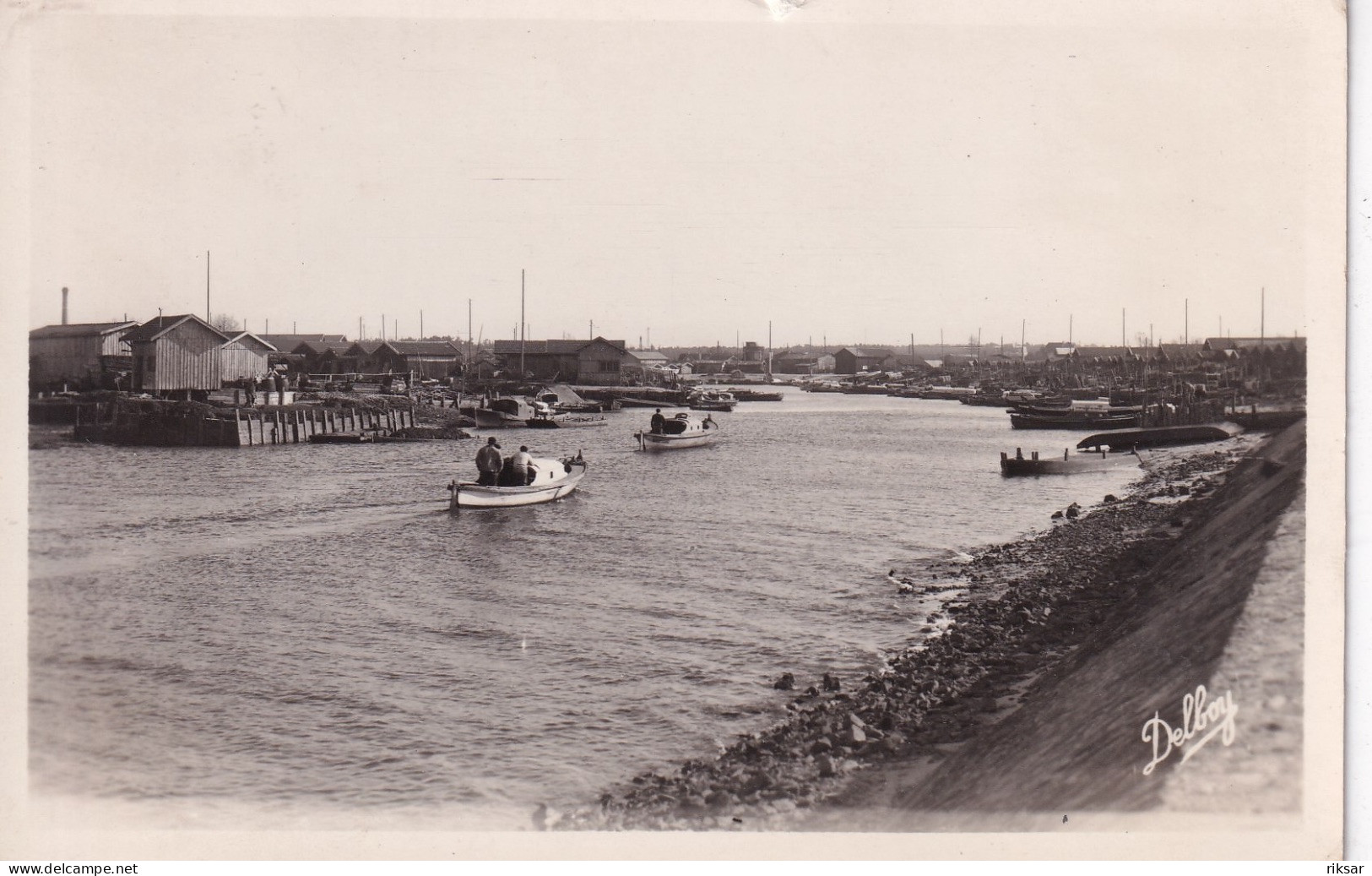 GUJAN MESTRAS(BATEAU DE PECHE)