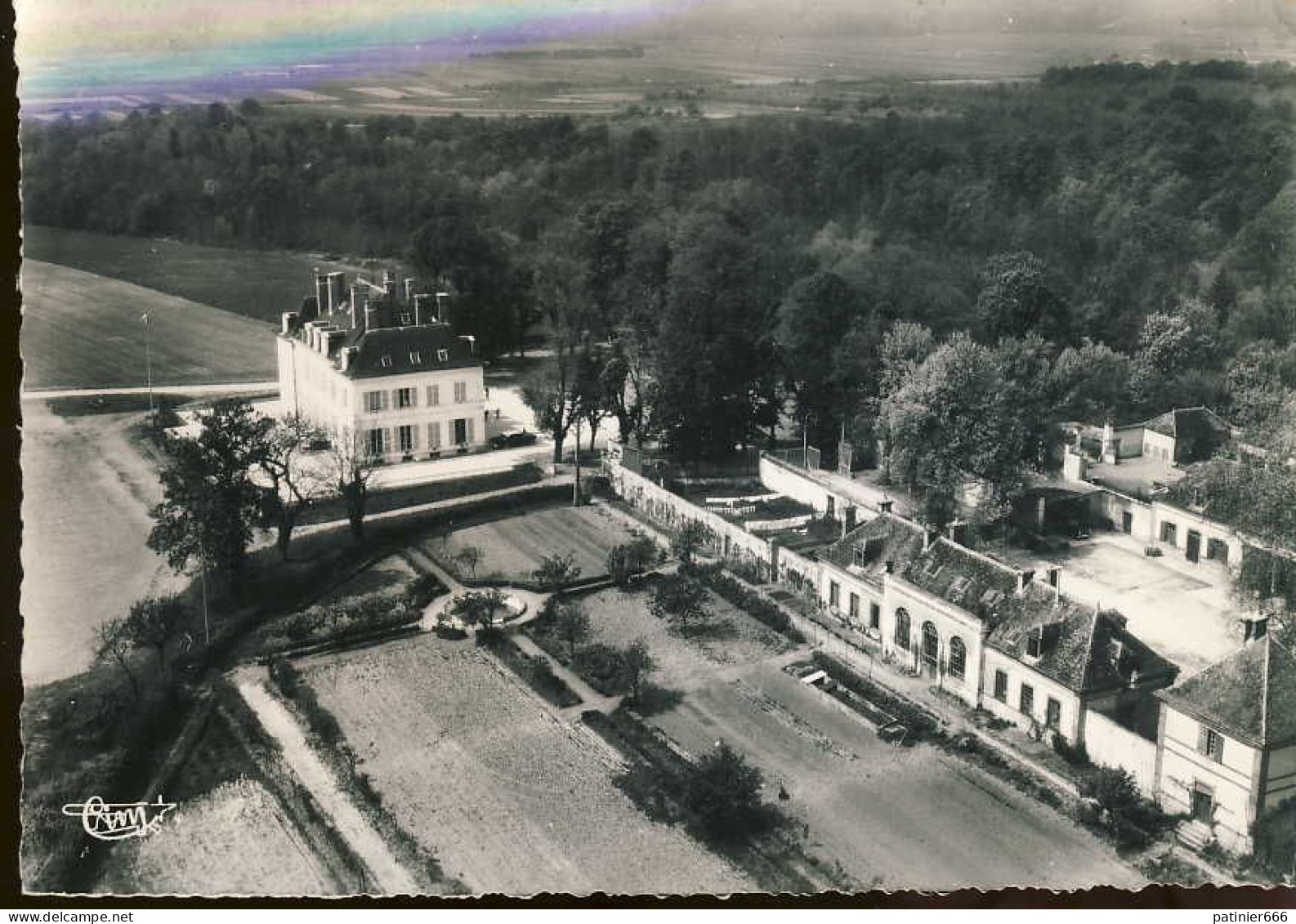 gurgy vue aerienne du chateau