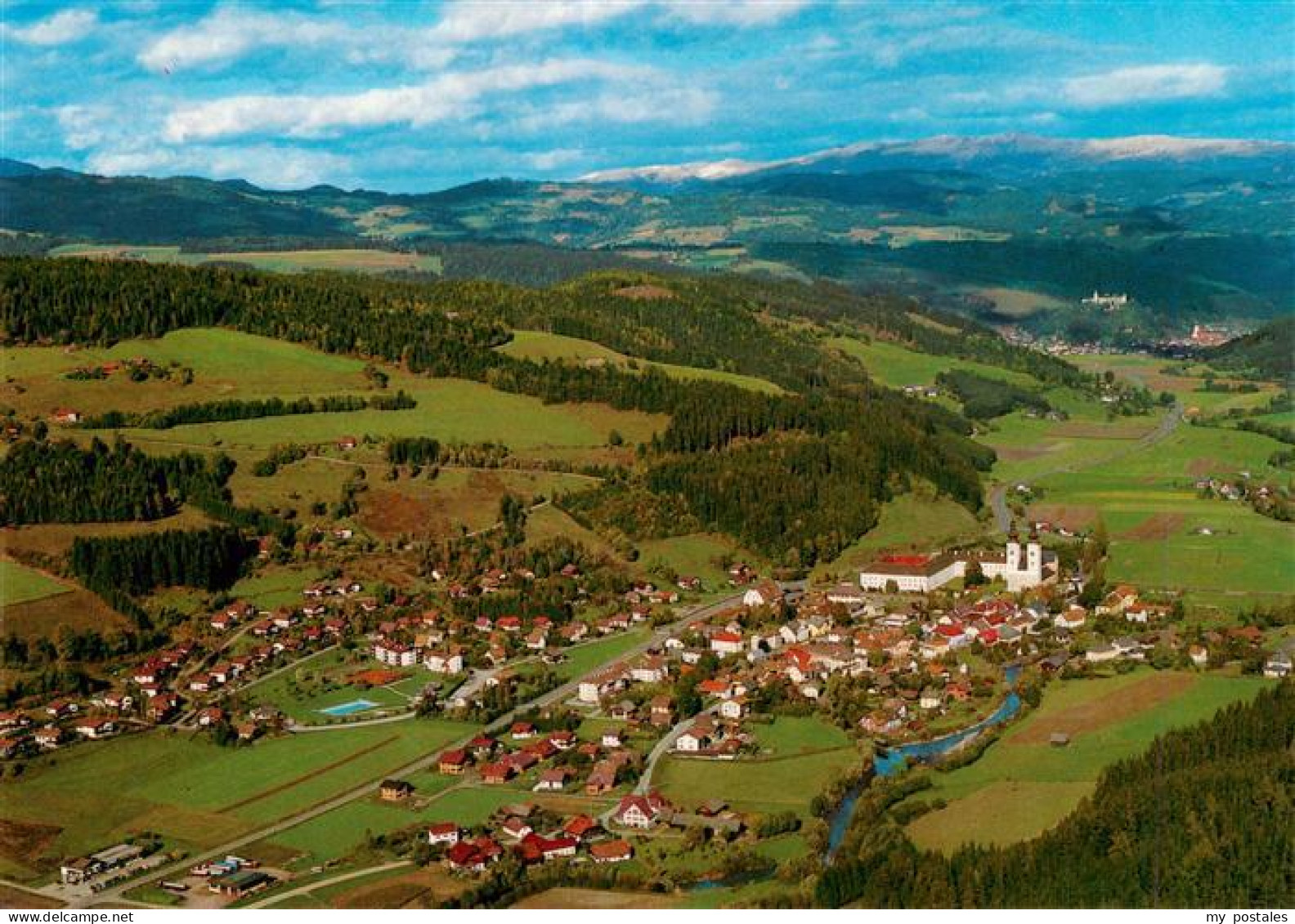 Gurk Gurktal Kaernten AT Dom-zu-Gurk Salvatorianerkolleg Kirche Luftbild Tal Wie