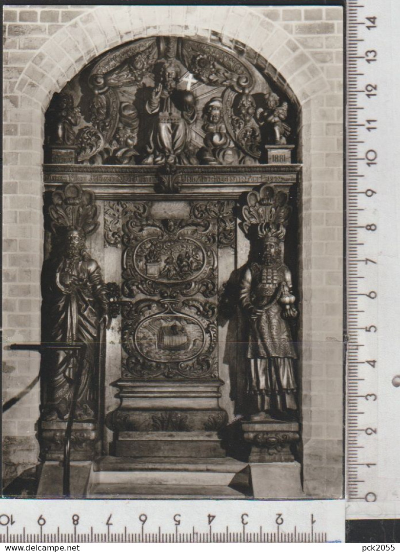 Güstrow - Pfarrkirche ,erbaut Anfang des 14. Jh. Tür zur Taufkapelle nicht gelaufen  ( AK 3573 )