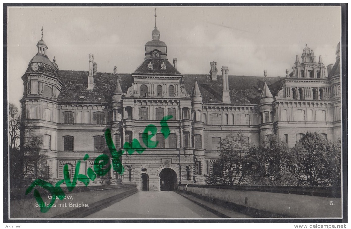 Güstrow , Schloss mit Brücke, um 1920