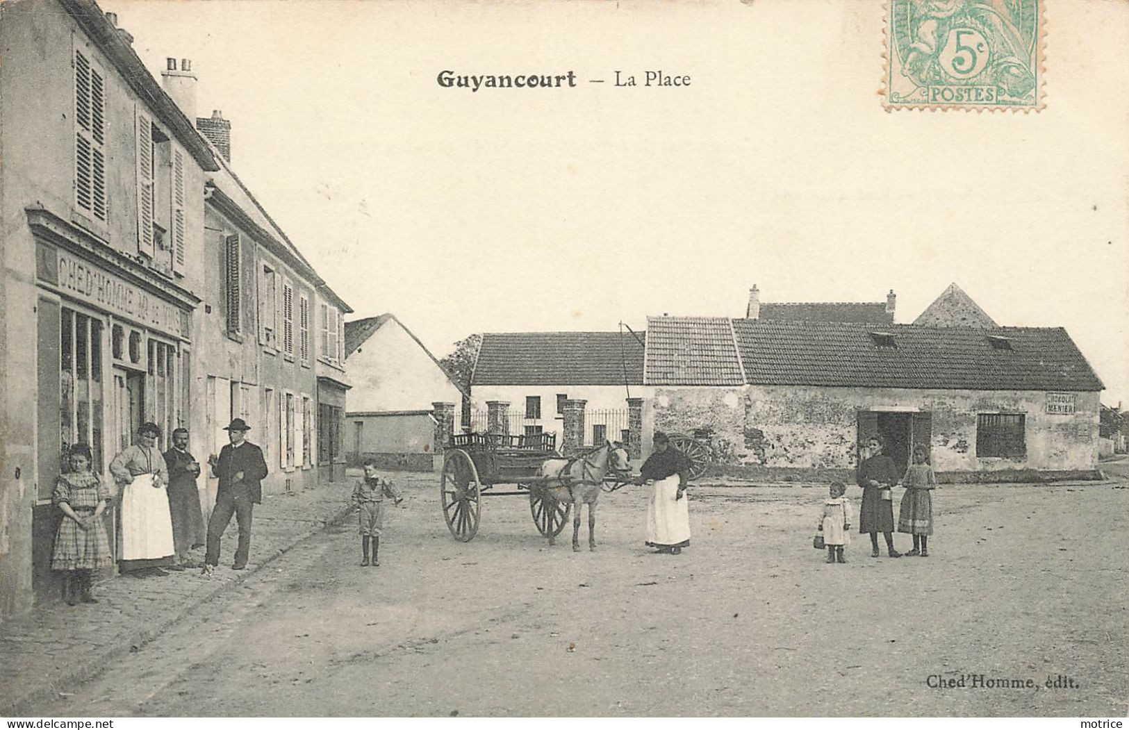 GUYANCOURT - la place.