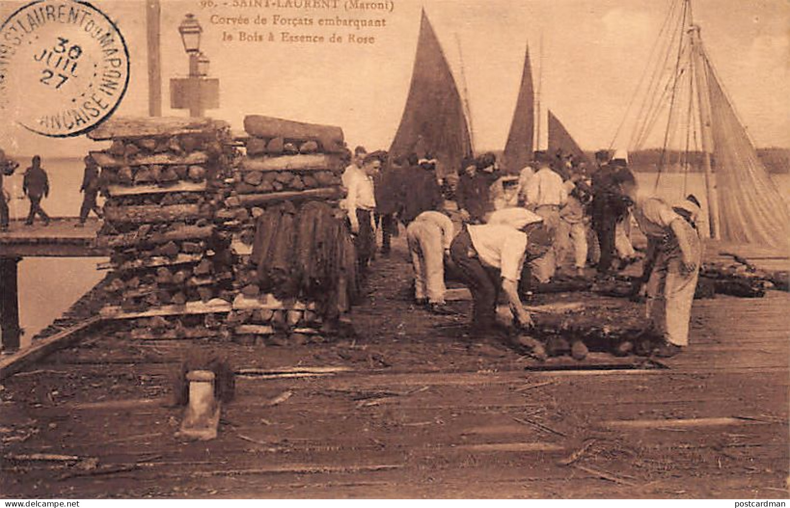 Guyane - SAINT-LAURENT du MARONI - Corvée de forçats embarquant le bois à essence de rose - Ed. Cliché Jeannin - Ed. Du