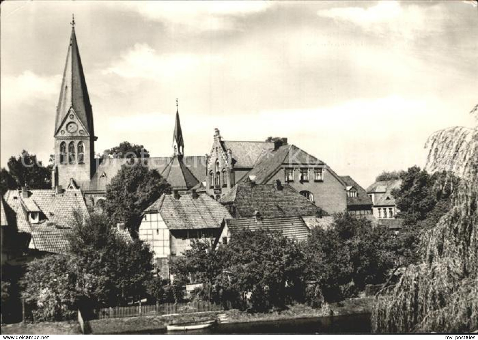 Hagenow Muehlenteich Blick von Wilhelm Pieck Strasse Kirche