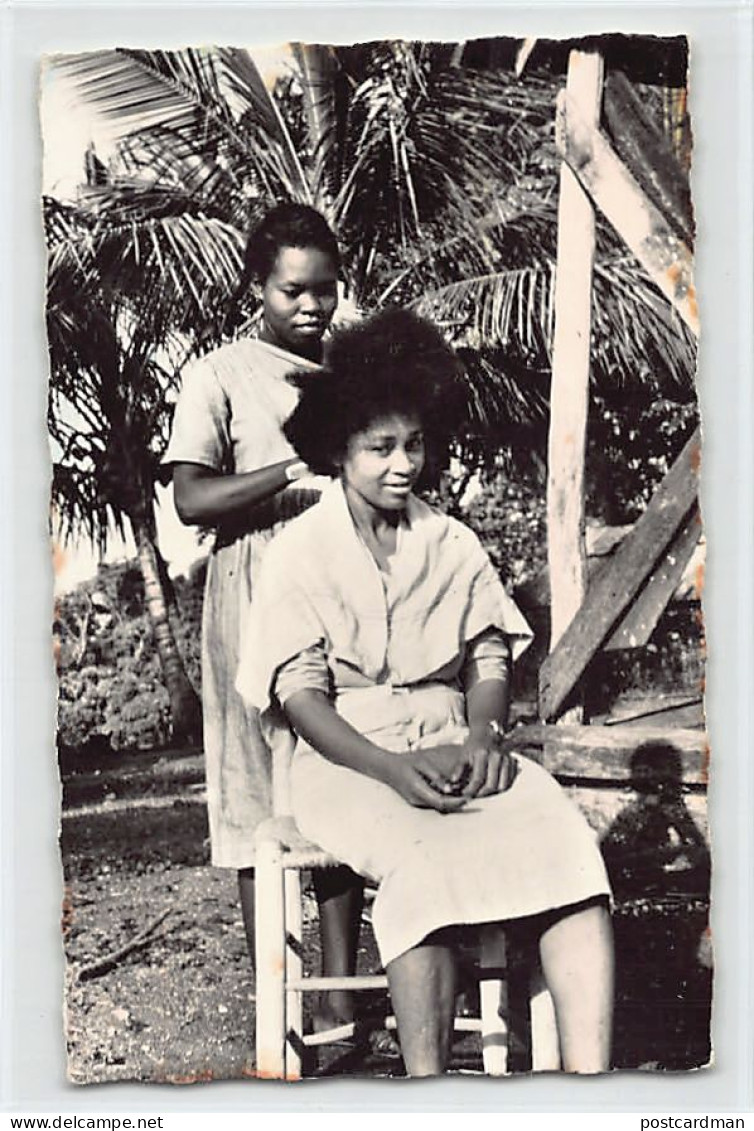 Haiti - The hairdresser - Ed. Missions Monfortaines 4