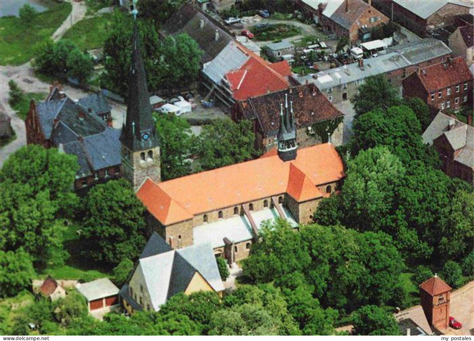 Haldensleben Kath Pfarrkirche St Peter und Paul Fliegeraufnahme