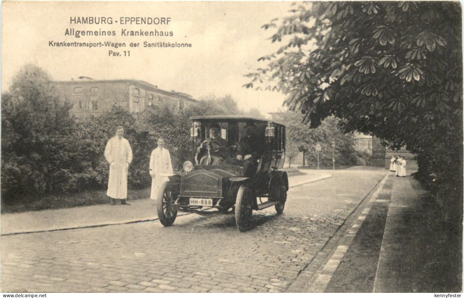 Hamburg - Eppendorf - Krankentransport-Wagen