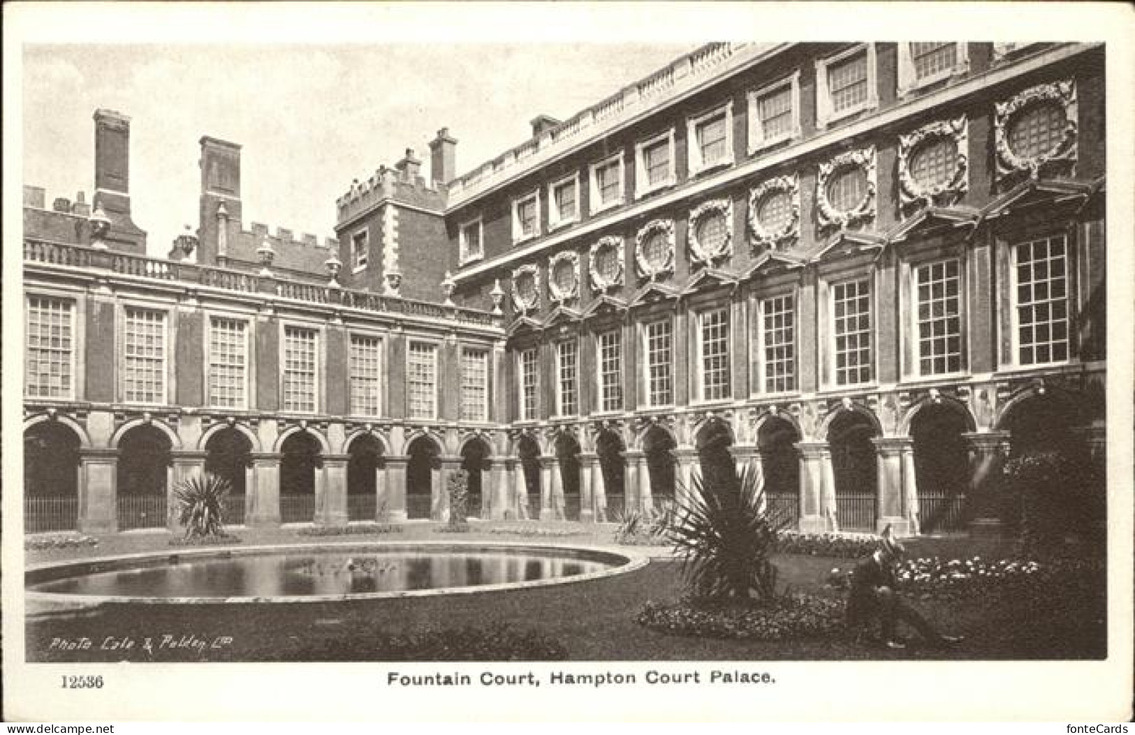 Hampton Court Palace Fountain Court