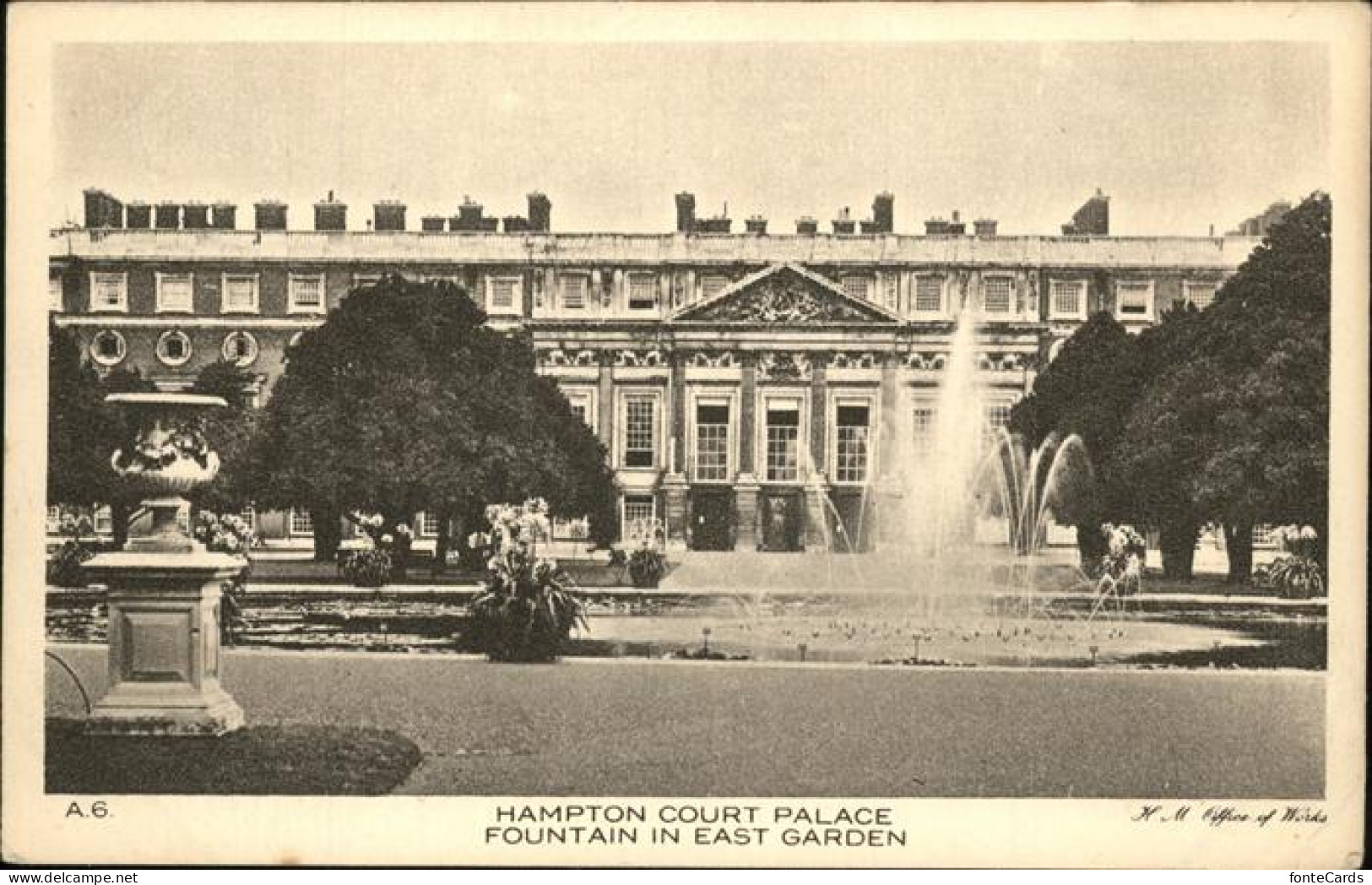 Hampton Fountain in east Garden