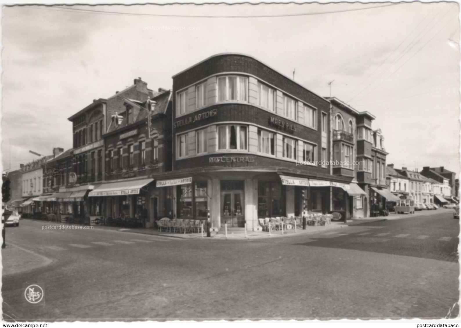 Hannut - Grand'Place - & architecture, pub