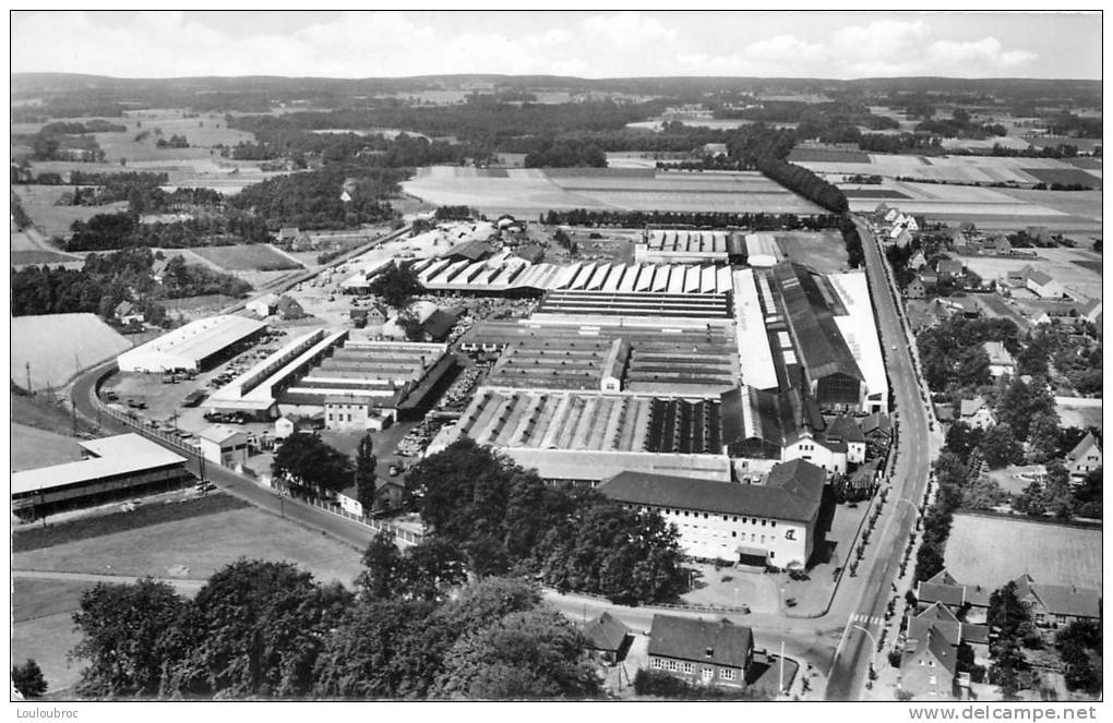 HARSEWINKEL USINE CLAAS MACHINES AGRICOLES MOISSONNEUSES
