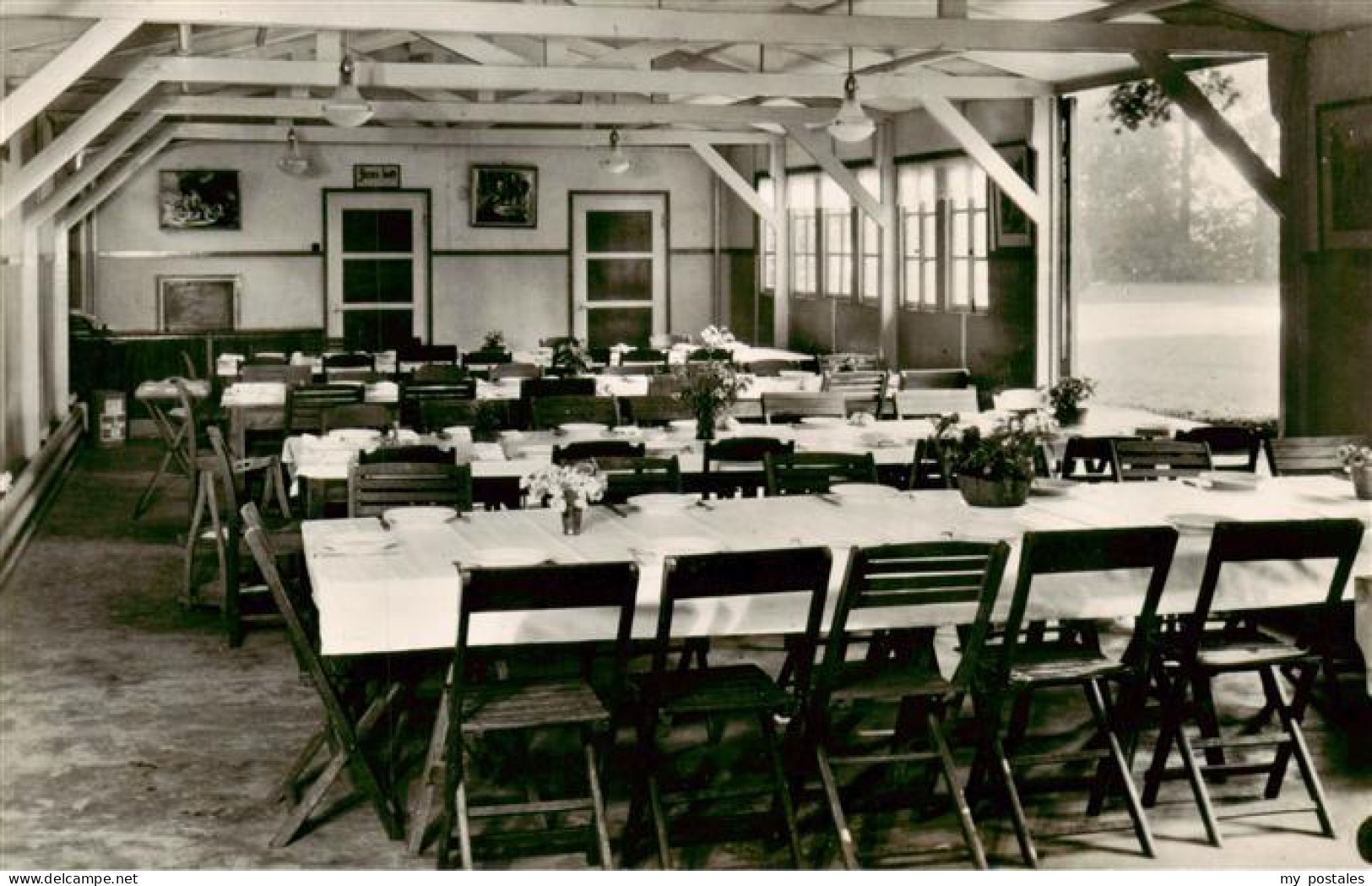 Hattem Zwolle Overijssel NL De-Hezenberg Paviljoen Speisesaal Innenraum Tische S