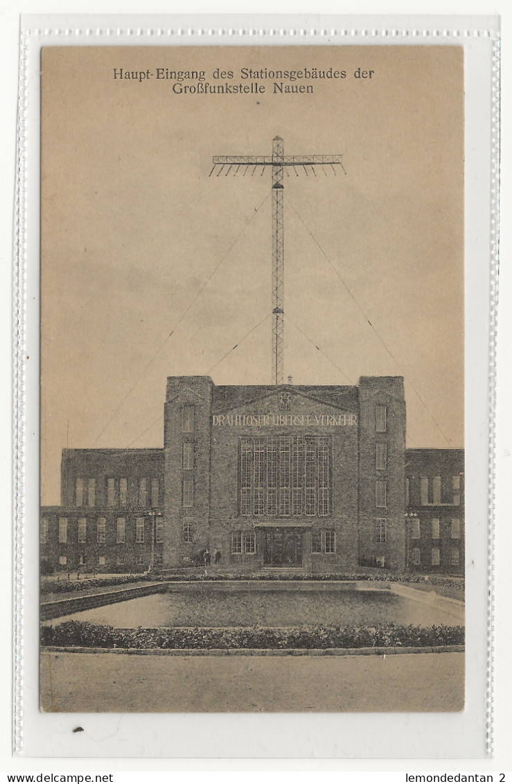 Haupt-Eingang des stationsgebäudes der Grossfunkstelle Nauen. *