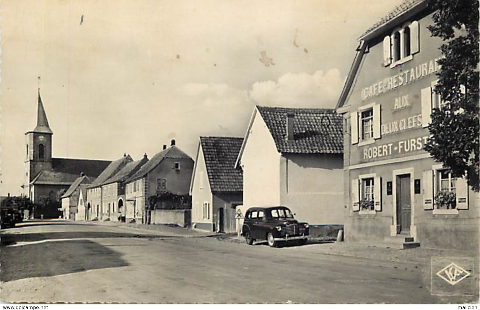 - haut rhin -ref-A754- fessenheim - rue principale - café restaurant aux deux clés - cafés restaurants - voiture -