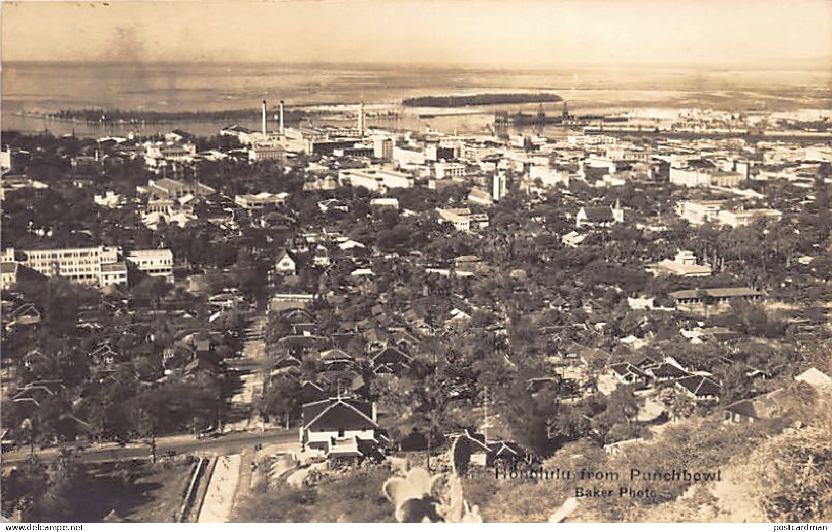 Hawaii - HONOLULU - View from Punchbowl - REAL PHOTO Baker Photo