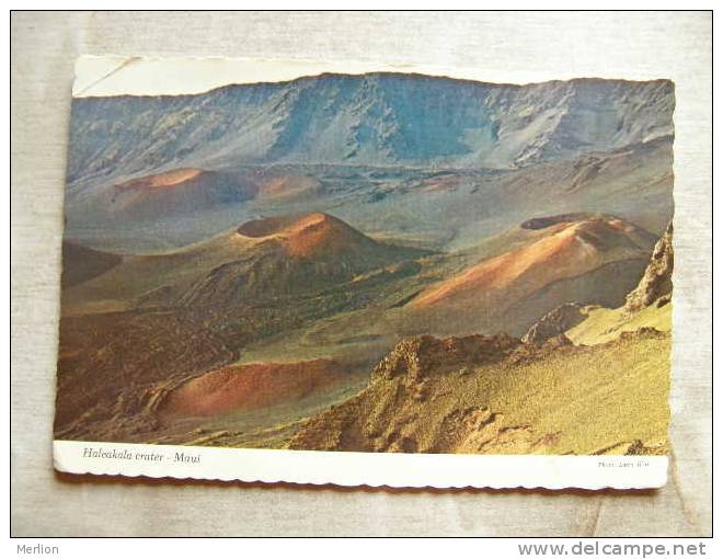 Hawaii  Maui - Haleakala Crater  -Volcano     D97405