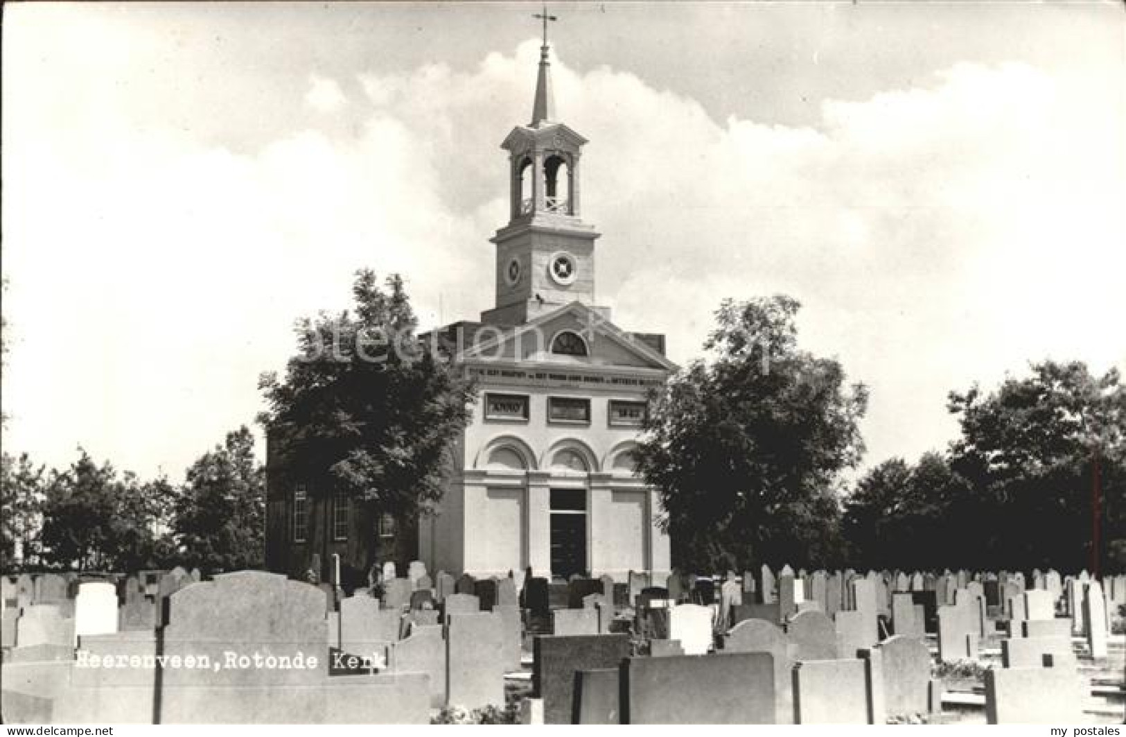 Heerenveen Rotonde Kerk Kirche Friedhof