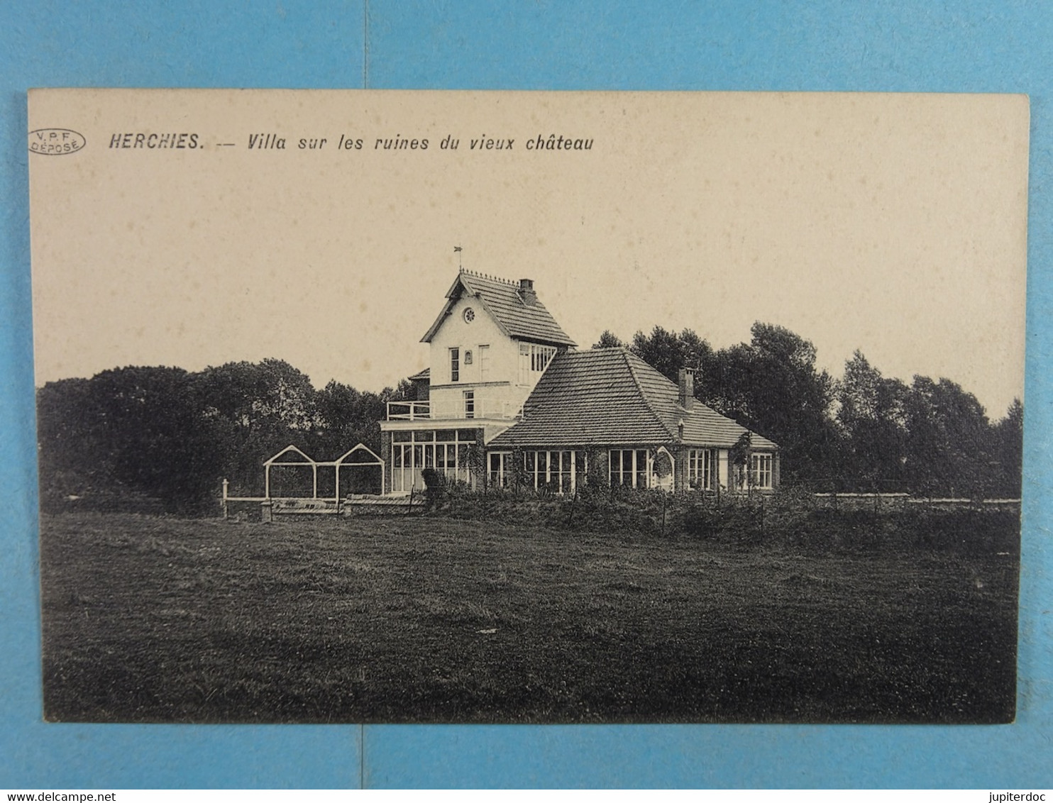 Herchies Villa sur les ruines du vieux château