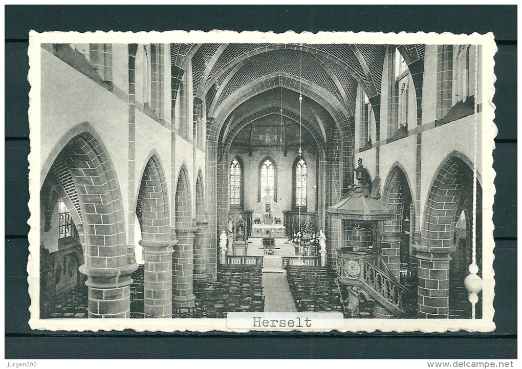 HERSELT: Binnenzicht Der Kerk, niet gelopen postkaart (Uitg Matthys) (GA19350)
