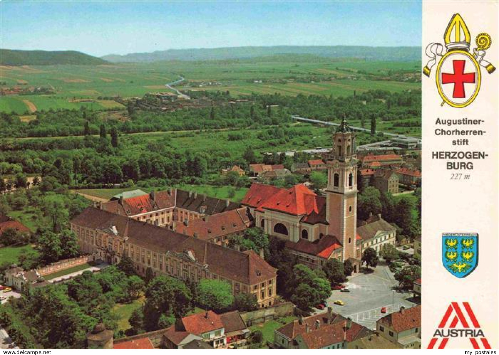 Herzogenburg Niederoesterreich AT Augustiner Chorherrenstift Fliegeraufnahme