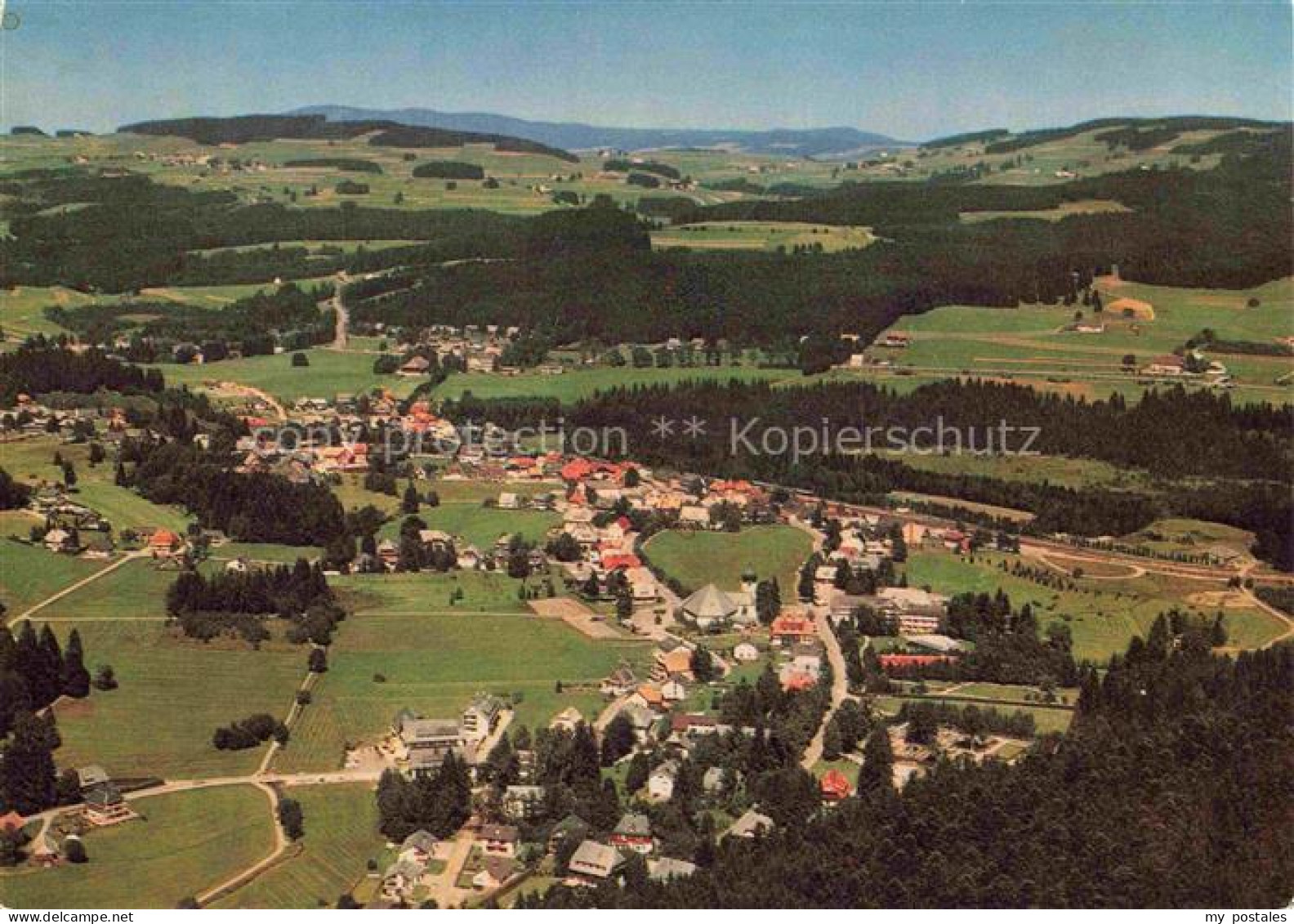 Hinterzarten Breisgau-Hochschwarzwald BW Hochschwarzwald Luftbild Dorf Wald Wies