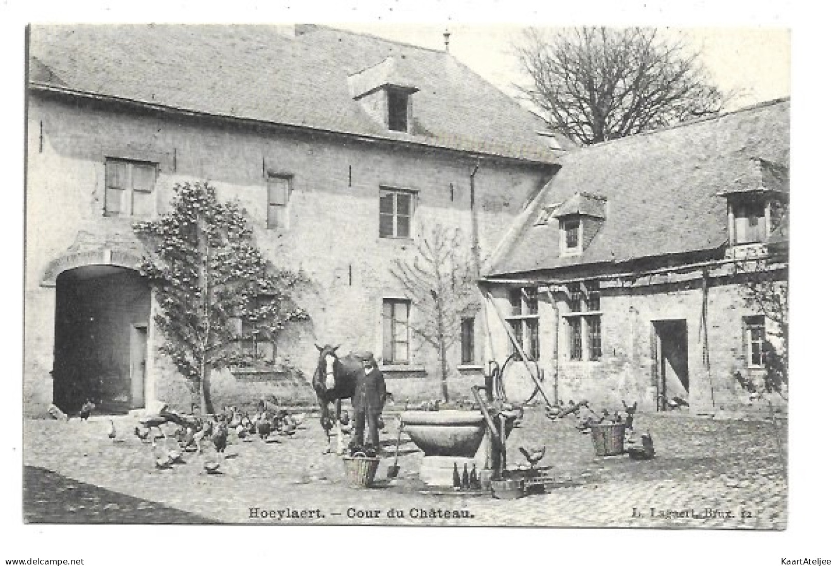 Hoeilaart - Cour du Chateau.