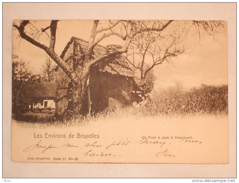 Hoeilaart. Un four à pain. Een broodoven.