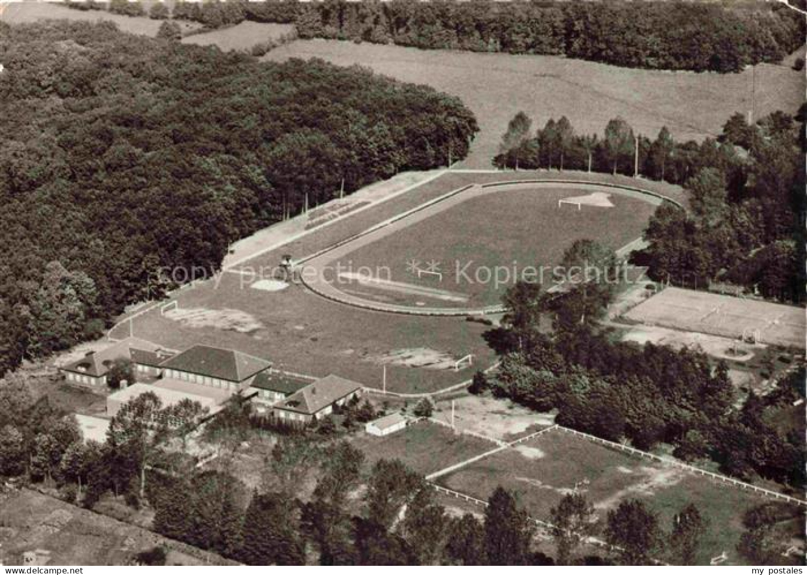 Hoessen Westerstede Ammerland Niedersachsen Sportanlage mit Bezirkssportschule u