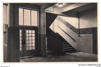 CAR-AGGP11-0528-PAYS-BAS - Vrije universiteit - AMSTERDAM - Hal in het laboratoriumgebouw voor de wisen natuurk