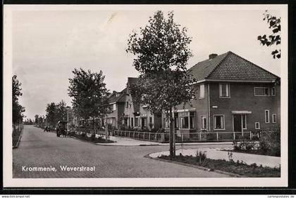 AK Krommenie, Weverstraat, Strassenansicht mit Häusern