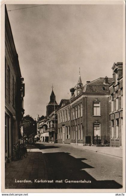 CPA Leerdam Kerkstraat met Gemeentehuis NETHERLANDS (714000)