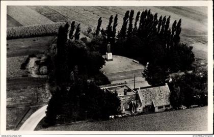 CPA Tubbergen Overijssel, Café De Esch, Monument Dr. Schaepman, Luftbild