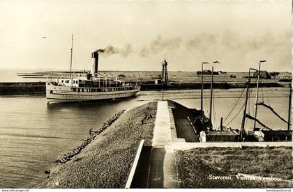 Nederland, STAVOREN, Vertrek Veerboot R. van Hasselt (1950s) Ansichtkaart