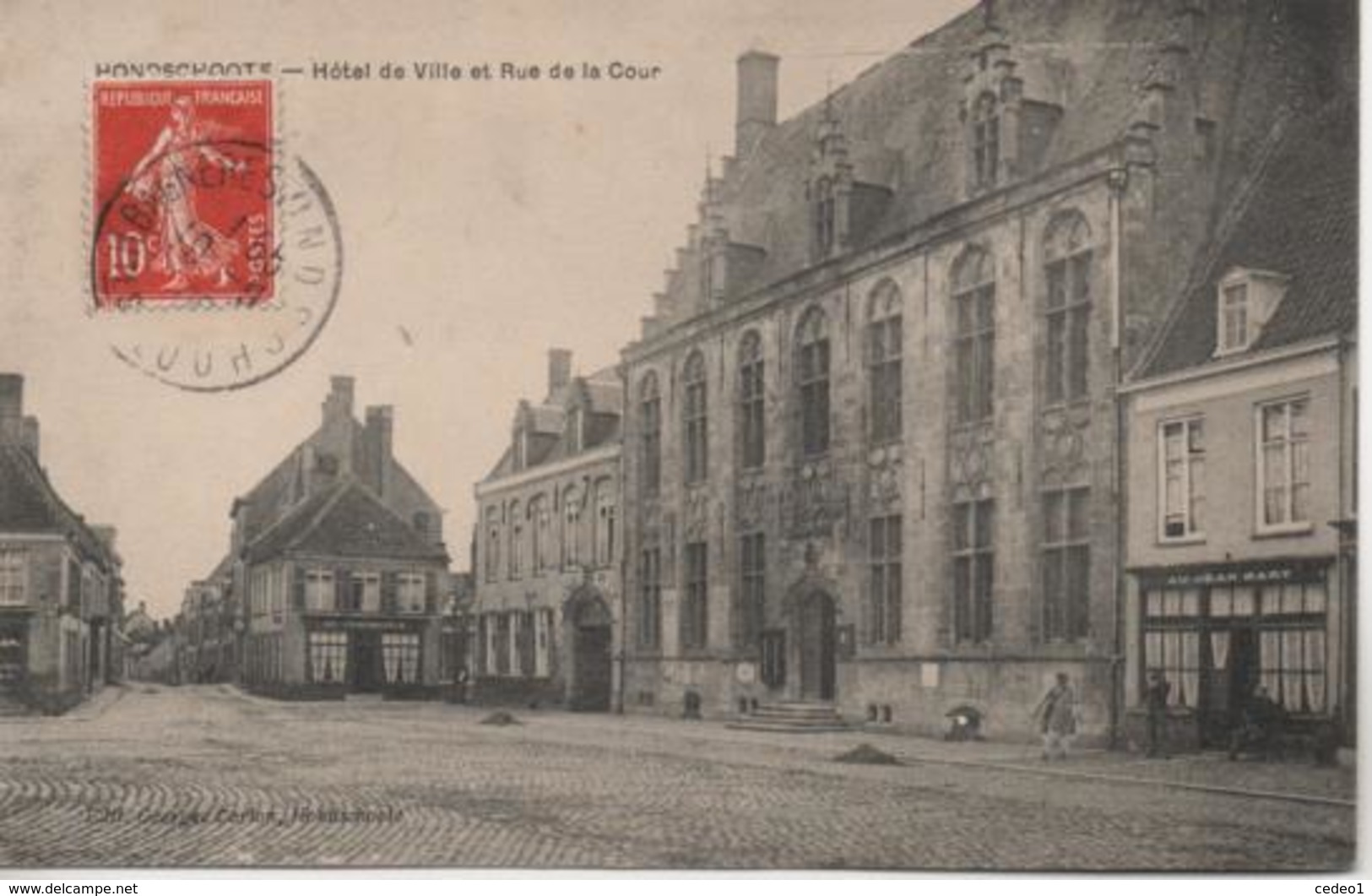 HONDSHOOTE  HOTEL DE VILLE ET RUE DE LA COUR