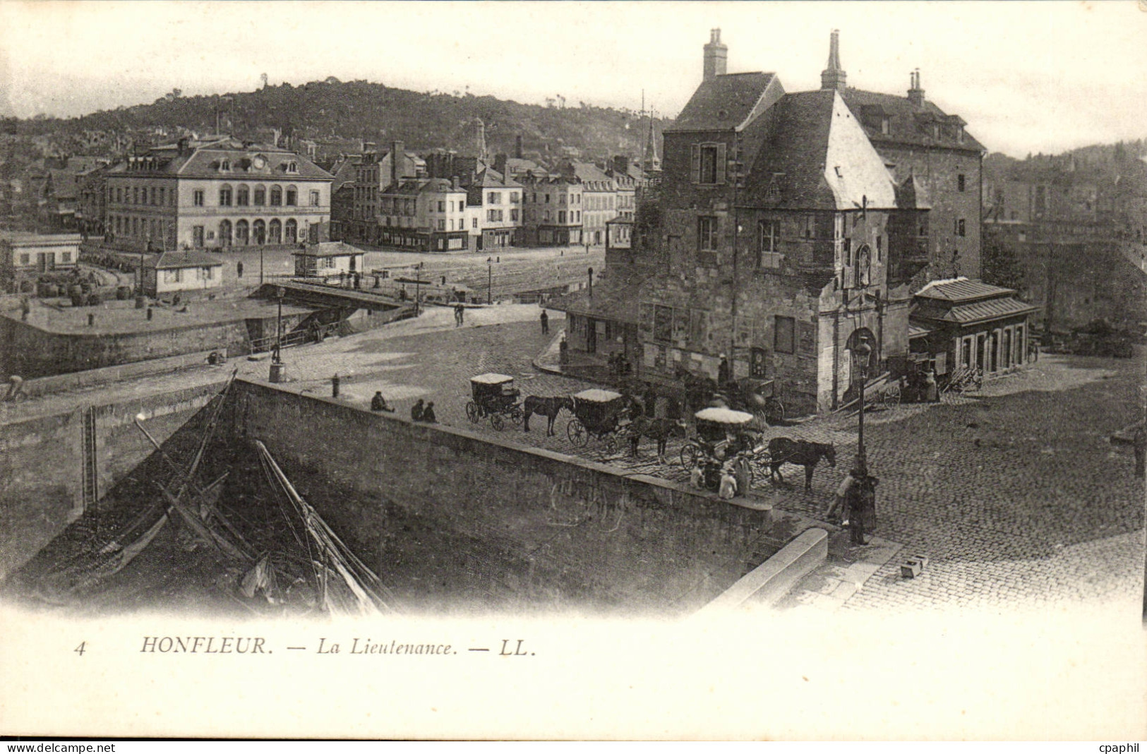 Honfleur CPA La Lieutenance