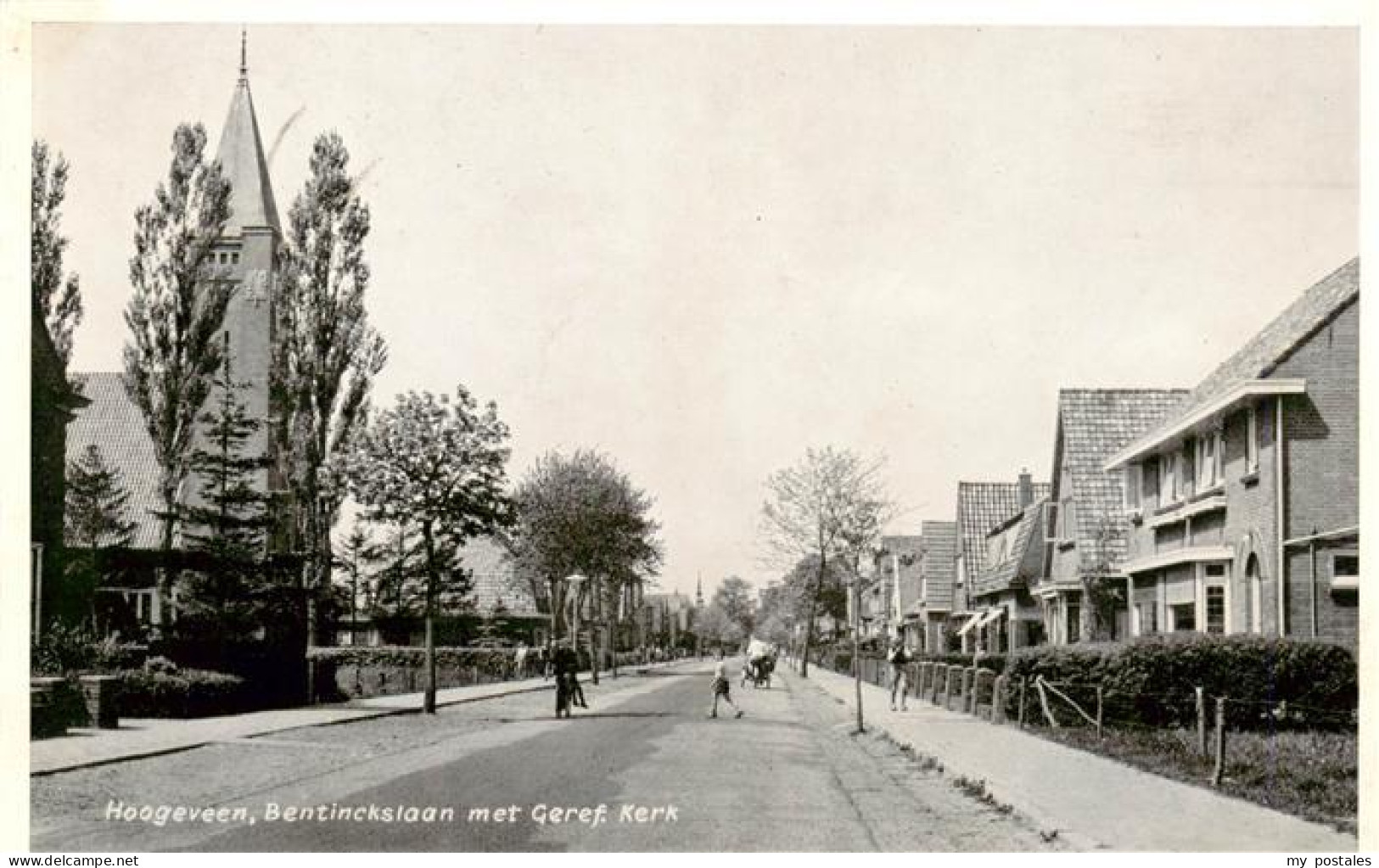 Hoogeveen NL Bentinckslaan met Kerk
