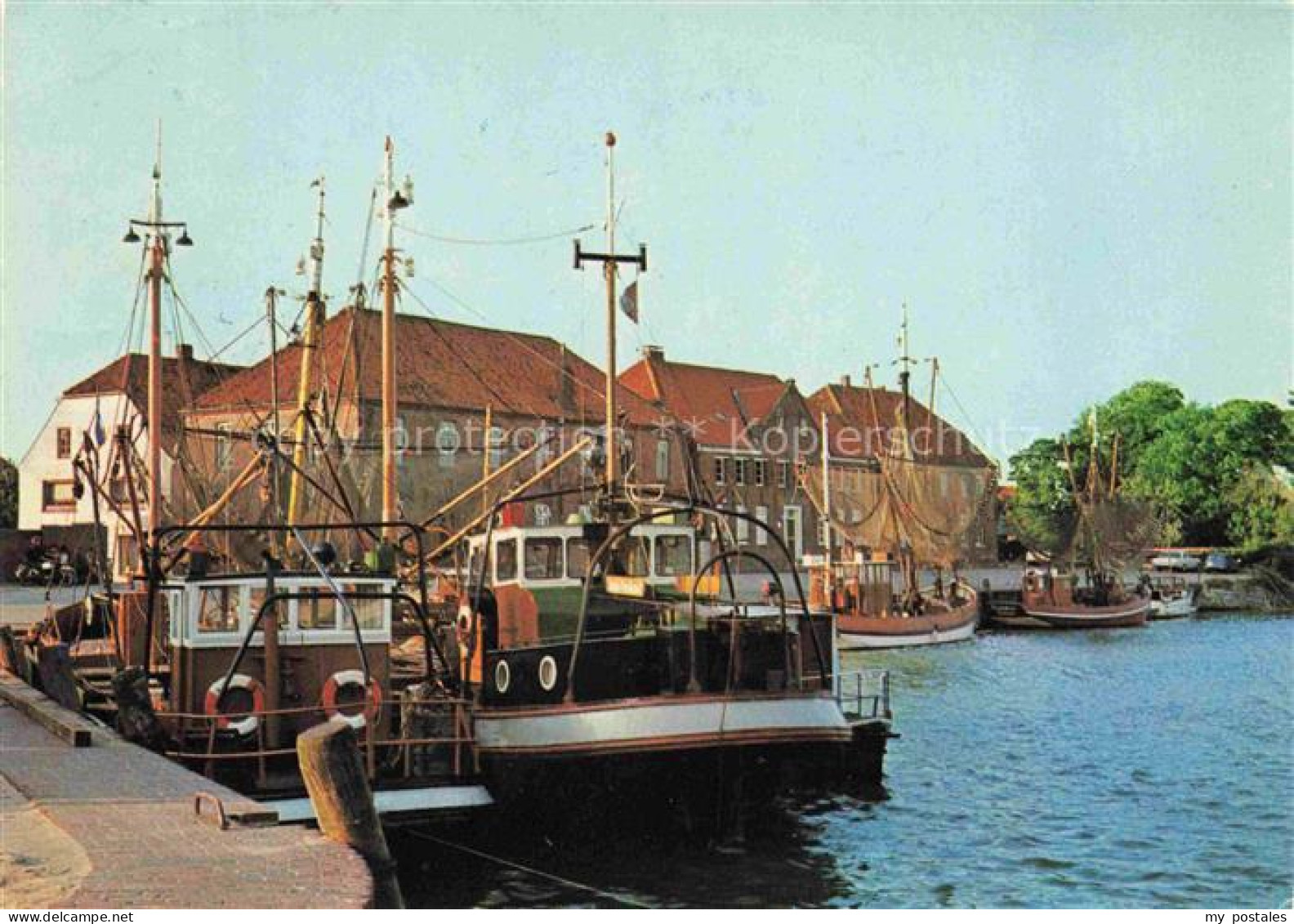 Hooksiel Nordseebad Wangerland Friesland Niedersachsen Hafen Fischerboote Kutter