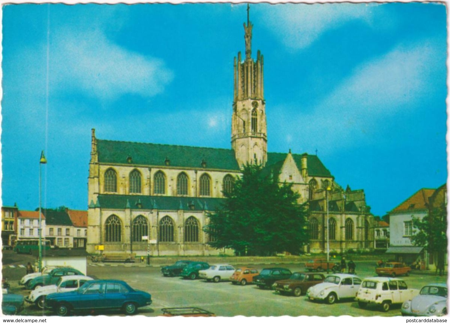 Hulst - Basiliek anno 1200 - & old cars