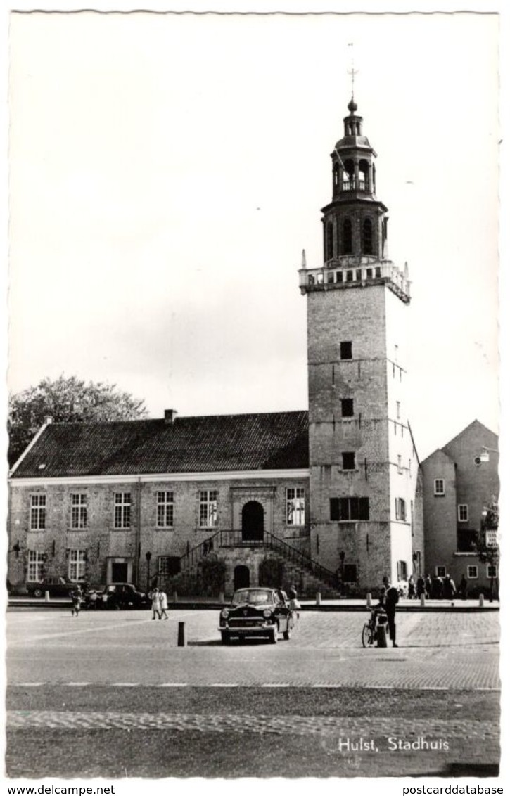 Hulst - Stadhuis - & old cars