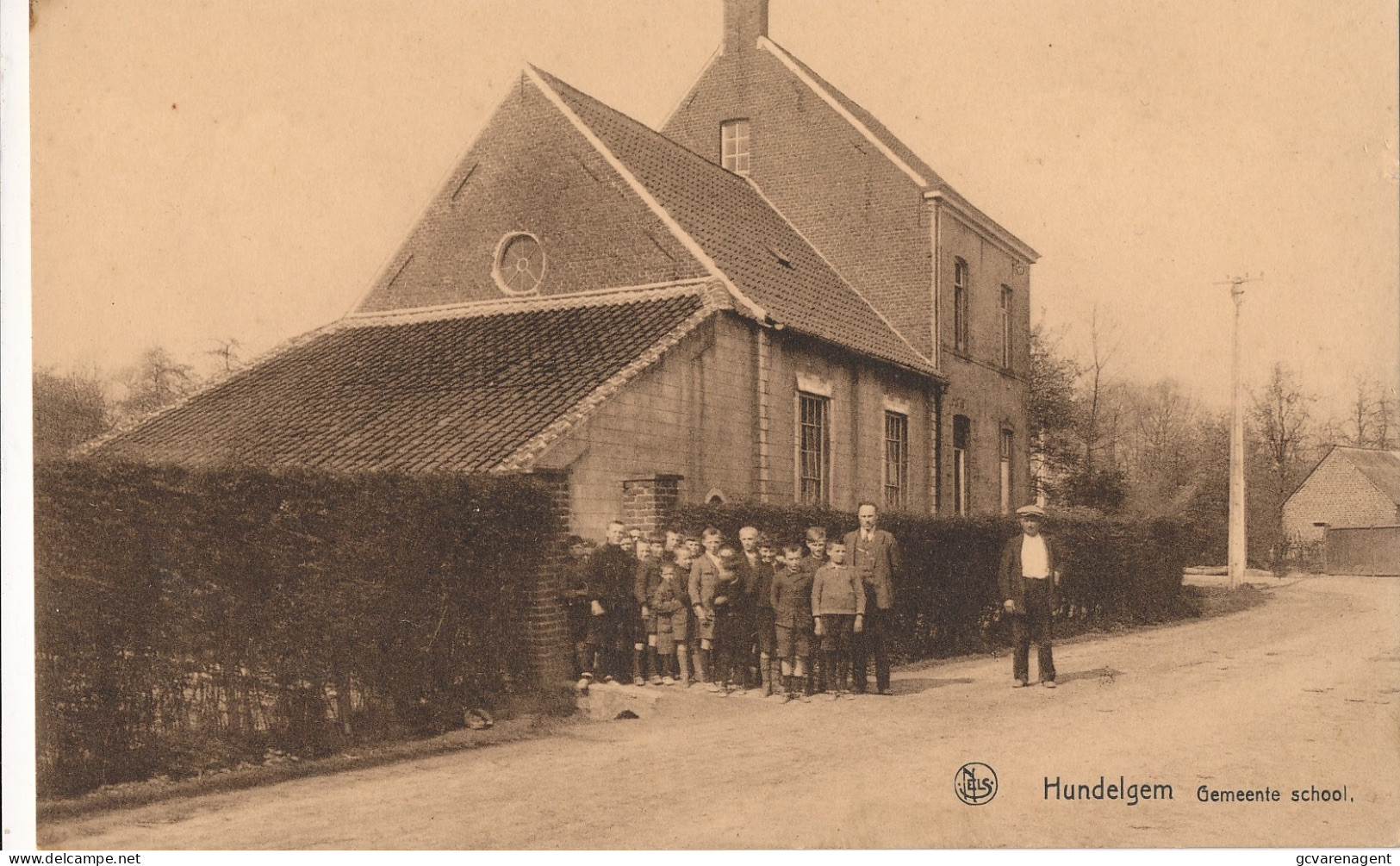 HUNDELGEM  GEMEENTESCHOOL       ZIE AFBEELDINGEN